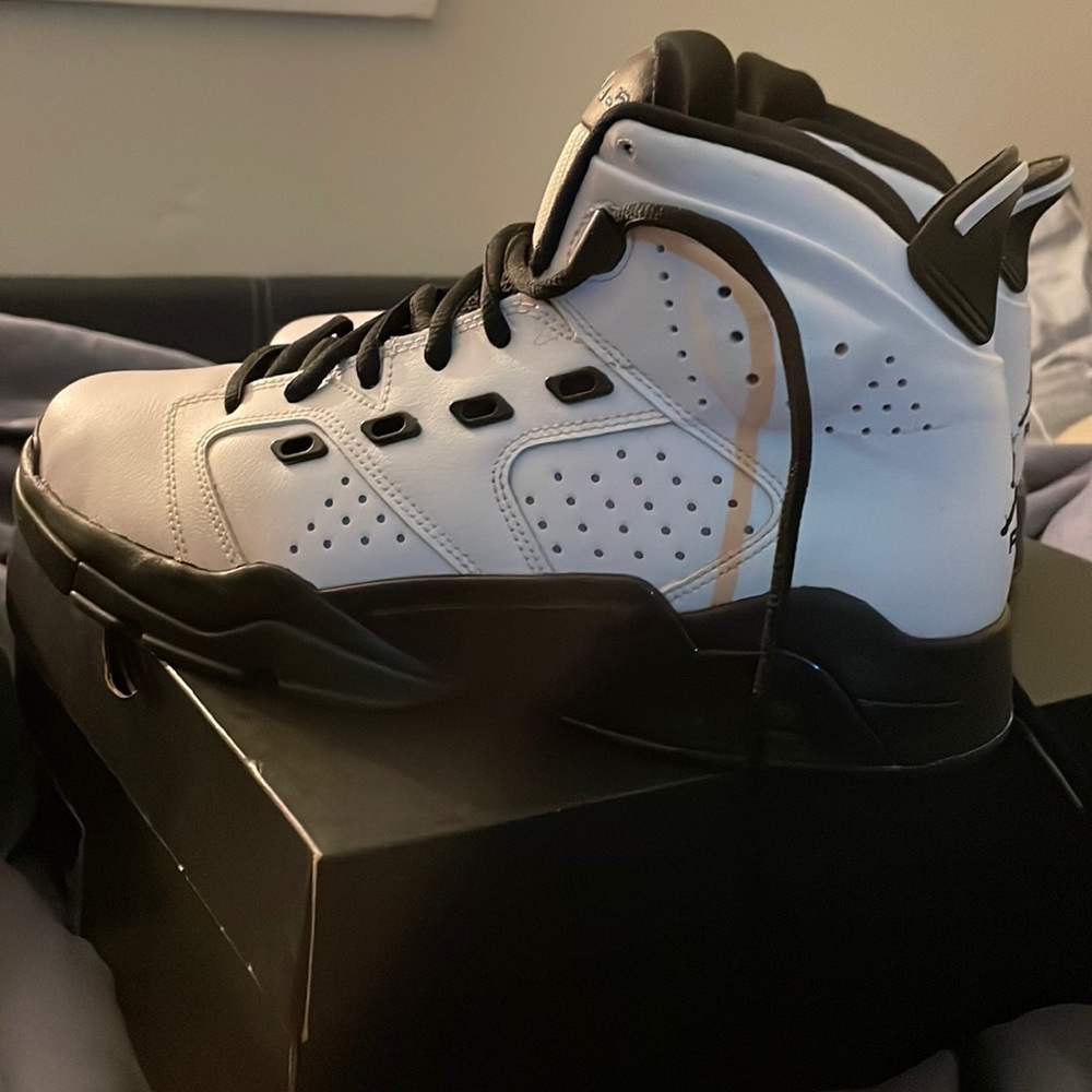 Jordan shoes decent condition with original box